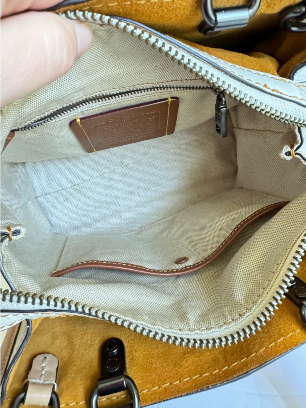 COACH 1941 Rogue 25: Two-Tone in Beige and Black - Picture 10 of 16